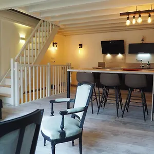 https://la-mezou-de-bouly.hotels-rhonealpes.com